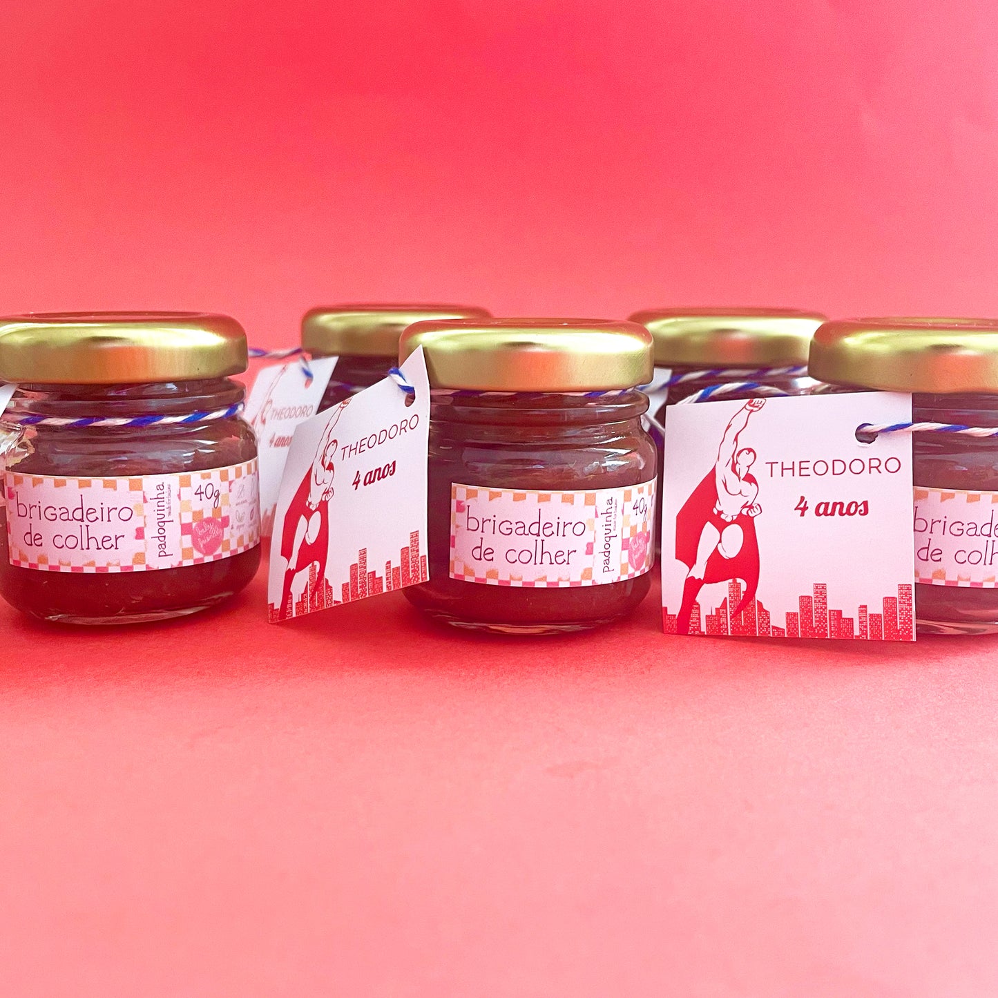 Brigadeiro de colher com tag personalizada
